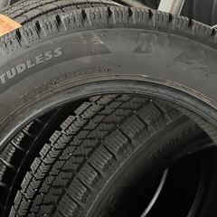 バリ溝　１４インチスタッドレスタイヤ4本の画像