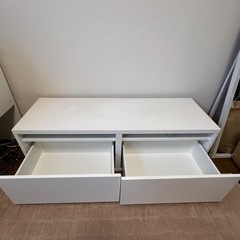 IKEAテレビ台白の画像