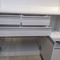 ジモティー割引🏷️【ジャングルジャングル 岸和田和泉インター店】システムキッチンボード ホワイト 和泉市 堺市 岸和田市 泉大津市 高石市 泉北郡熊取町の画像