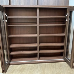 本棚　ダークブラウン　4枚ガラス扉　高級感の画像