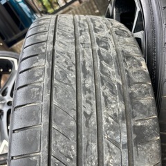 アルミホイールタイヤ付きの画像