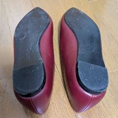 赤のペタンコパンプス サイズ23.5の画像