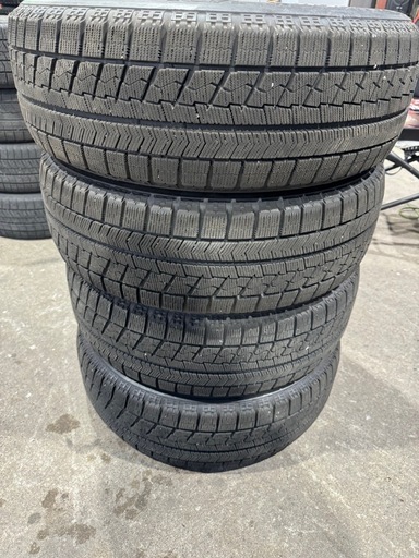 旭川 215/60/17 VRX スタッドレスレス