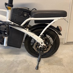 折りたたみ電動自転車の画像