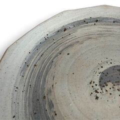 日本クラフト陶器　くるみ大皿　渦巻　刷毛目の画像