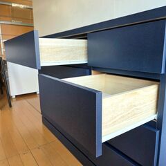 未使用訳あり 全段スライドレール付き ネイビー チェスト 幅119.5 4段 タンス たんす 洋服タンス ロータイプ 引出し 濃紺 青 ブルーの画像