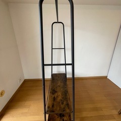 A型　　　ヴィンテージ調　棚付き　ハンガーラックの画像