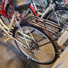 J1689【リユースのサカイ柏店】maruishi　丸石サイクル　シティサイクル　wallaby　6段変速　オートライト　クリーム★店頭にて試乗可★ 簡易クリーニング済　　 中古自転車 　流山市  松戸市 我孫子市 鎌ヶ谷市 船橋市 守谷市 取手市　の画像