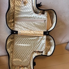 キッズトラベル　子供が乗れるキャリーケース　　レーシングカー　の画像