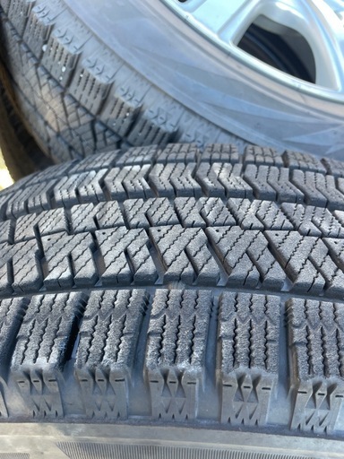 185/65R15アルミホイールスタッドレスタイヤプリウス
