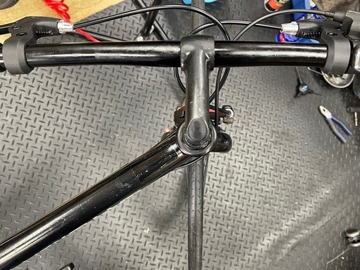 リユース品　クロスバイク　700×28c  450mm 　ブラック
