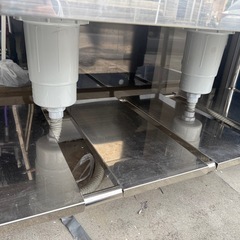 二層シンク　厨房機器の画像
