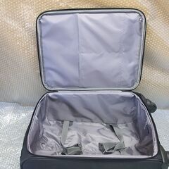キャリーバッグ　スーツケース　外寸約55cm×35cm×26cm 4輪 難ありの画像