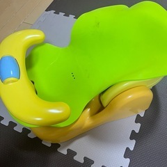 アプリカベビーバス、ベビーチェアの画像