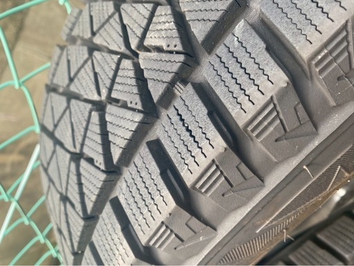 最終値下げ‼️スタッドレスタイヤ　225/65R17
