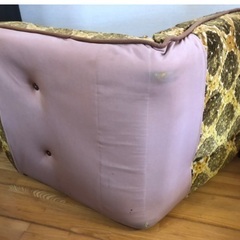 レトロな座椅子の画像