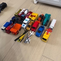 トミカ　ミニカーの画像