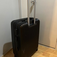 キャリーケース(ファスナー破損有り)の画像