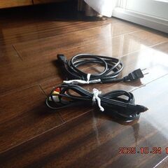 中古品のUGANEXTのカラオケのセットです。約１７万局が収納。　お持ちのテレビに接続して使います。の画像
