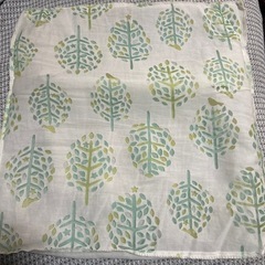 透け感のあるクッションカバーの画像