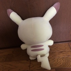 ピカチュウ ぬいぐるみの画像
