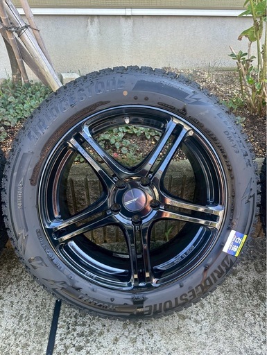 ほぼ新品　ブリザック DM-V3 スタッドレスタイヤ 225/55R18
