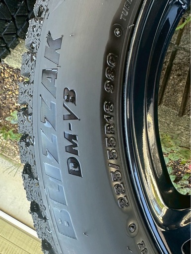 ほぼ新品　ブリザック DM-V3 スタッドレスタイヤ 225/55R18
