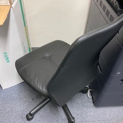 【オフィスチェア(肘置き無)】本社移転のため、売ります。の画像
