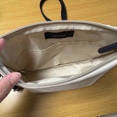 KEYUCAの小さめのショルダーバッグの画像
