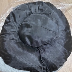 【新品】AIFY  フード付きペットベッド　犬　猫の画像