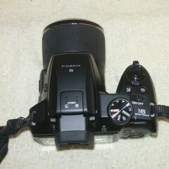 広角24mmから超望遠960mmの光学式40倍ズームレンズと 1620万画素CMOSセンサーを搭載 ロングズームデジタルカメラ 「FinePix S8200」の画像