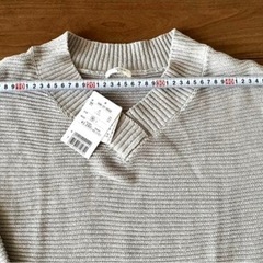 ラメ入りVネックニット新品✨の画像