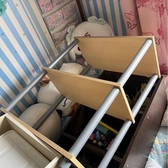 シンプルな収納ラックの画像