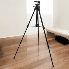 SLIK F630 カメラ ビデオカメラ 
三脚 キャリングバッグ付き(破れあり）10Dの画像