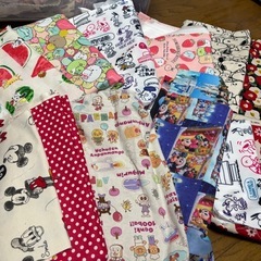 【お買い得です‼️】引越しの為今週末処分　色々な布★衣装ケースつきの画像