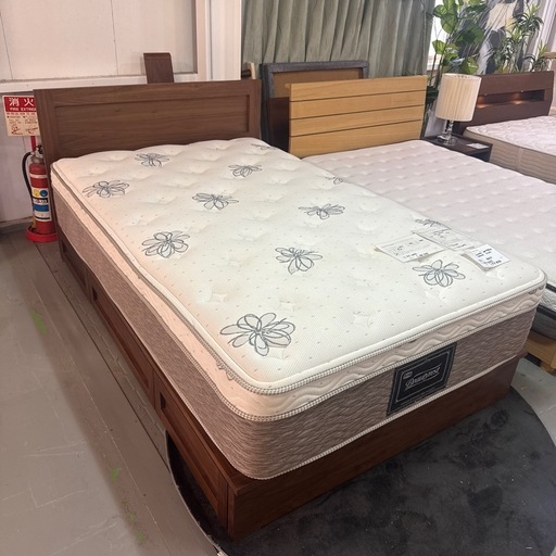 セミダブルベッドセット　マットレス付き