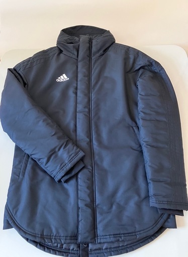 adidas 中綿入りハーフコート