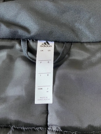 adidas 中綿入りハーフコート
