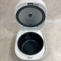 A8117【お買い得商品‼】パン・パシフィック 炊飯器 炊飯ジャー マイコン式　 5.5合炊き 三層銅コート ふっくら炊き上げ 14種類炊き上げ 丸洗い可能 パンコース 無洗米 省エネ デジタル 保温機能 PT-MRC50-WH の画像