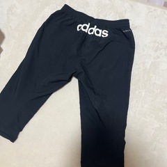 adidas 7分？8分？丈のズボンの画像
