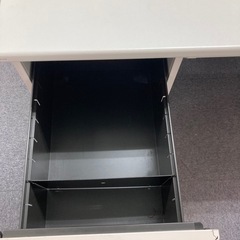 【袖机付きオフィスデスク】本社移転のため、売ります。の画像