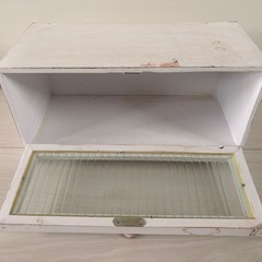 アンティークホワイト　キャビネット 横型  チェッカーガラスの画像