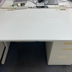 【袖机付きオフィスデスク】本社移転のため、売ります。の画像