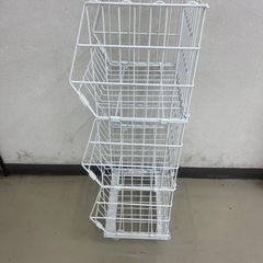 3段スチールメッシュラックの画像