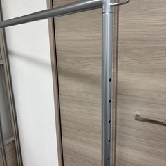 ハンガーラックの画像