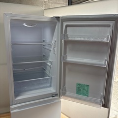 💖美品Hisenseノンフロン冷凍冷蔵庫　💖清掃　動作確認済み　💖中古品の画像
