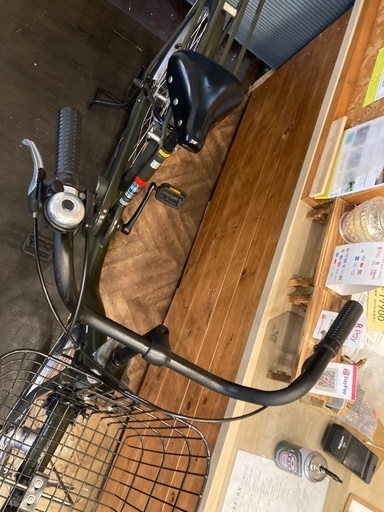 【BRIDGESTONE前後タイヤ・チューブ新品！】 LEDオートライト　26インチ自転車　マットモスグリーン