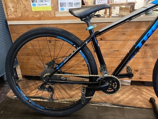 10月末まで防犯登録無料！【TREK X-CALIBER8 前後タイヤ・チューブ新品！】油圧ディスクブレーキ　アルミフレーム　2×10速　タイヤサイズ29インチMTB ブラック