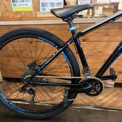 10月末まで防犯登録無料！【TREK X-CALIBER8 前後タイヤ・チューブ新品！】油圧ディスクブレーキ　アルミフレーム　2×10速　タイヤサイズ29インチMTB ブラックの画像
