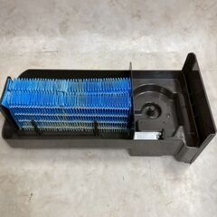A8126【お買い得商品‼】 IRIS アイリス 加湿器 気化式ハイブリッド加湿器　主に9畳用 空焚き防止機能 アロマ対応 空調家電 小型 おしゃれ 風邪 ウイルス対策 乾燥 　HVH-500R1 の画像